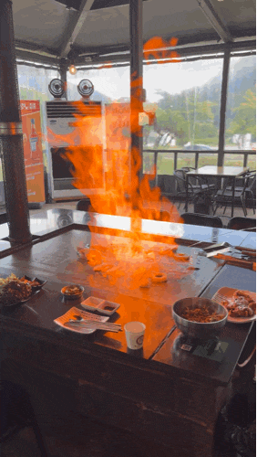 대구 팔공산 케이블카 맛집 '팔공노을철판구이' 삼겹살 직접 구워주고 화려한 불쇼까지 가족....