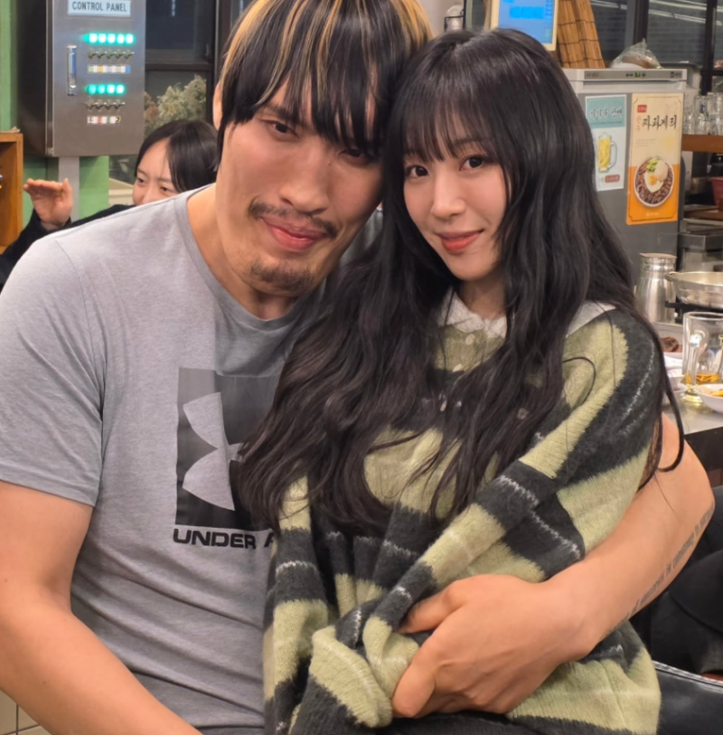 최홍만 쯔양 또 화제! 선 넘은 스킨십 논란, 사진 한 장으로 끝냈다