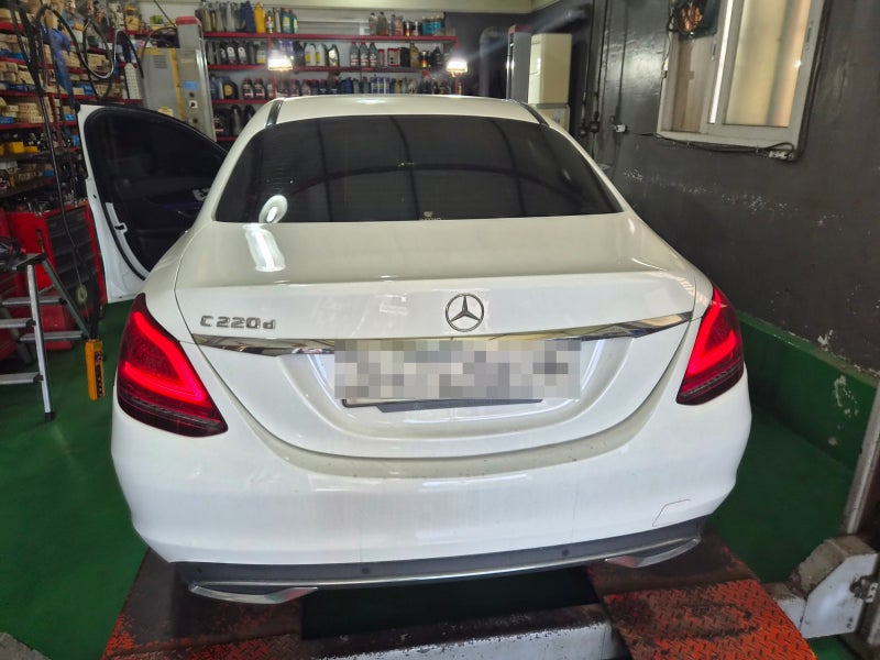 익산카센터 벤츠C220d 후라이닝 교환