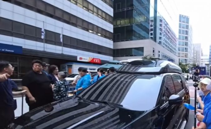 <b>정청래 차량 파손</b>…민주당 전당대회 과열..."폭력·분열 멈춰야... 