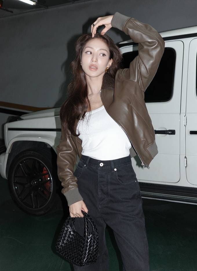 트와이스 지효, 인스타 발칵 뒤집은 미리 만난 40대 추천 가을 룩?