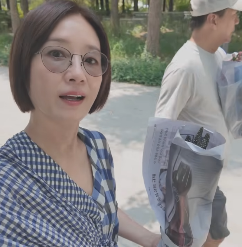 '성수동 100억 대 아파트' 사는 오연수♥손지창, 결혼 28년 만에 터진 쇼핑 코드 "가정 화목한 ....