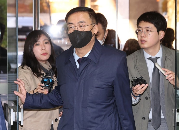 '아들 특혜 채용 <b>선관위</b> 전 사무총장' 김세환 혐의와 재판 진행... 
