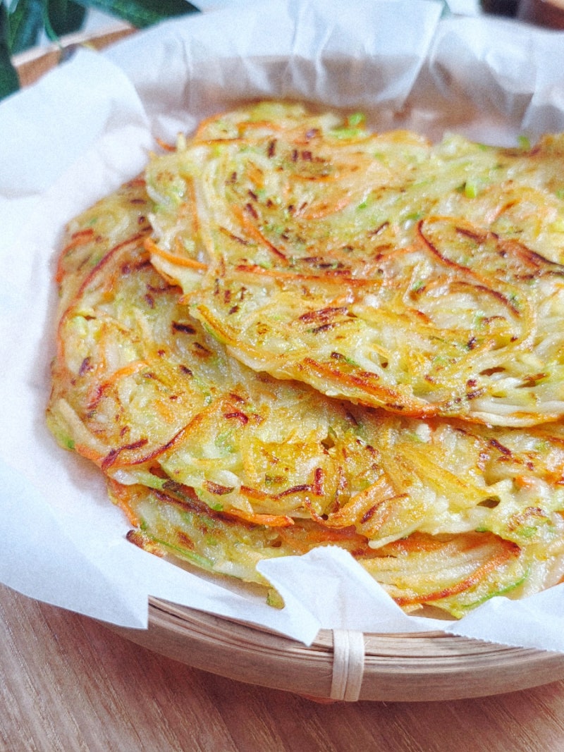 감자와 애호박을 함께 부쳐 보세요! 이 조합 만든 분 상 줘야 해요. 애호박 감자채전 요리 레....