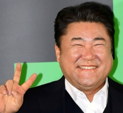 "딸 앞에서 일부러 뽀뽀한다"는.. 세 식구 모두 '서울예대 직속 선후배'인 배우 가족 완성