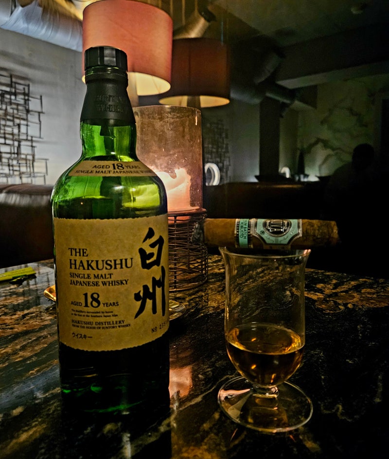 오랜만에 마셔보는 하쿠슈 18년 숙성