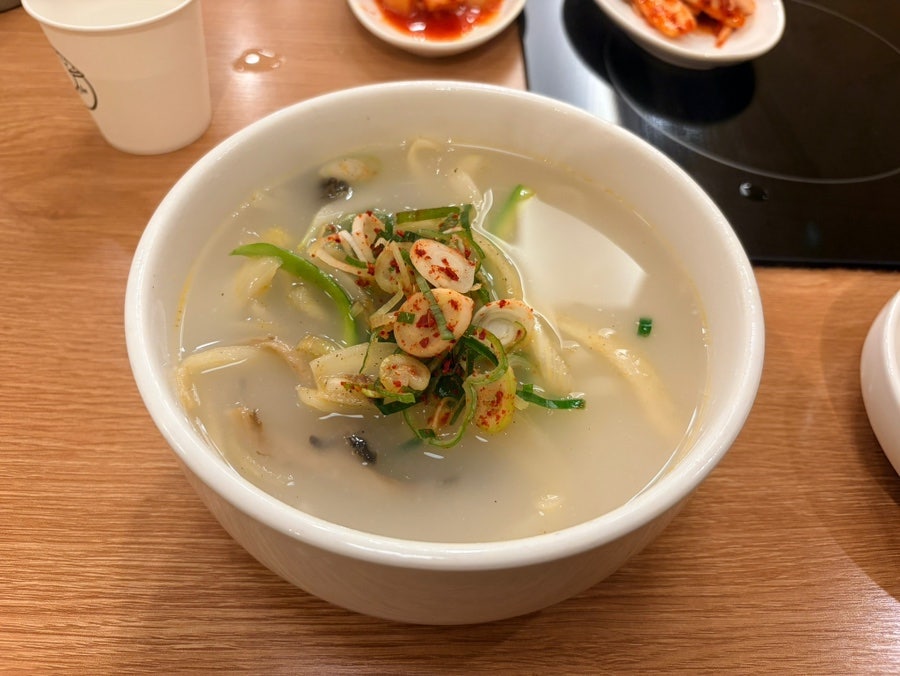 황생가칼국수 연세동문회관점 사진 6