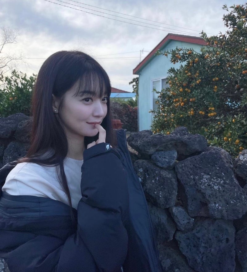 신민아 앞머리 스타일 비교 시스루뱅 VS 풀뱅 얼굴 어려 보이는 동안 헤어스타일