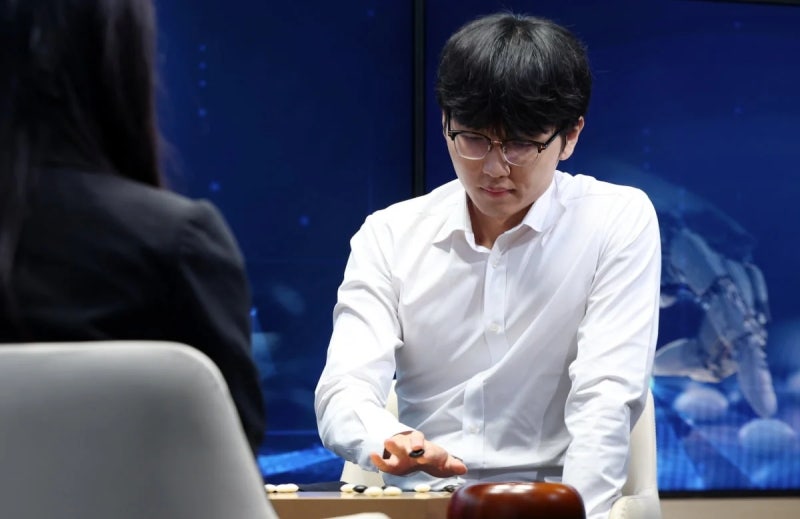 신진서, 최강 바둑 AI 카타고에 2승 1패…2점 접바둑 승부가 남긴 의미