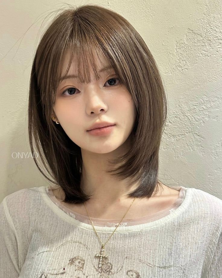 김채원 중단발 허쉬컷 1티어 등극 이유와 연출 포인트