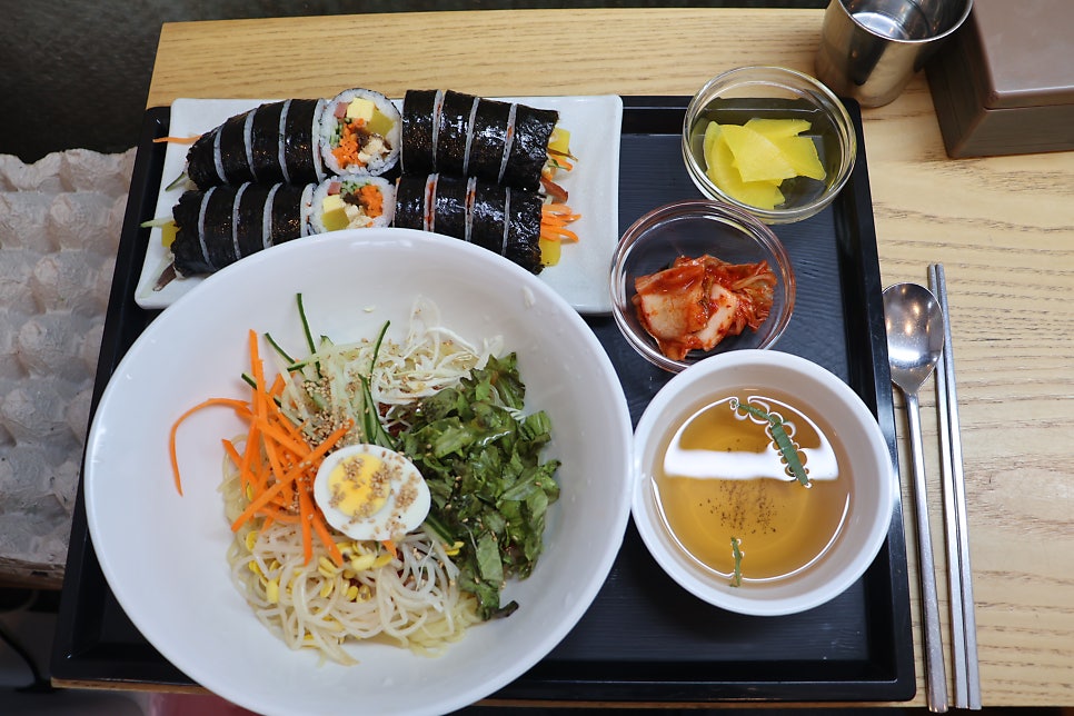얌샘김밥 회기역점 사진 1