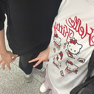 스파오 산리오 헬로키티 반팔 내돈내산 여름 데일리룩으로 너무 귀여워!
