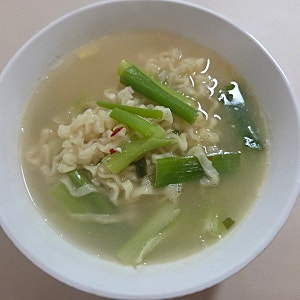 오뚜기 동대문식 닭한마리 칼국수 솔직후기 | 대파 넣고 꼭 저어 드세요!