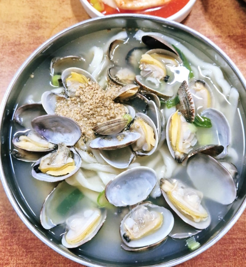 태안 해수욕장 가는 길에 들르기 좋은 곳. 태안 서부시장 주차장, 맛집 2곳 (오늘도소금빵, 파....