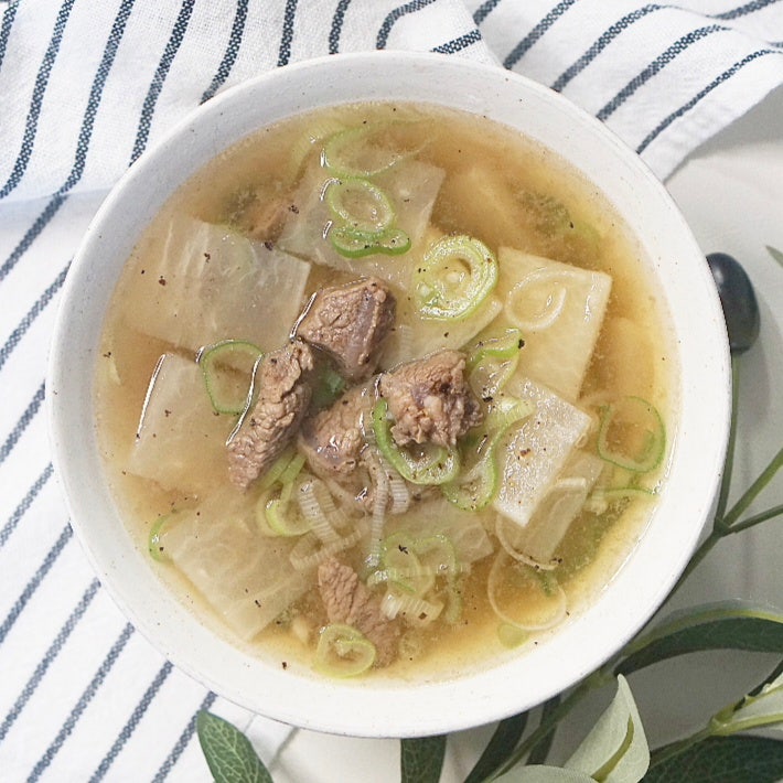 소고기무국 레시피 국물 맛이 두 배 깊어지는 맑은 소고기뭇국 끓이는법