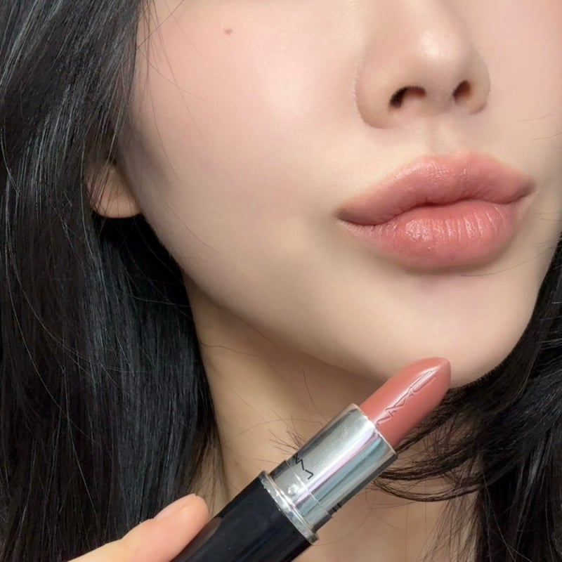 품절대란 립스틱, 맥 러스터글래스 허그미 이렇게 바르면 더 예쁨