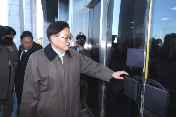 우원식 해외출장 14회 배우자 동행…회당 평균 5억9천만 원 예산, 국민 혈세 논란 커진다