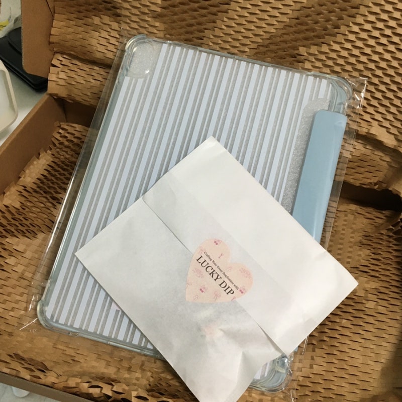 아이패드케이스 추천 럭키딥 스트라이프 케이스 직장인 한달 사용 솔직 후기