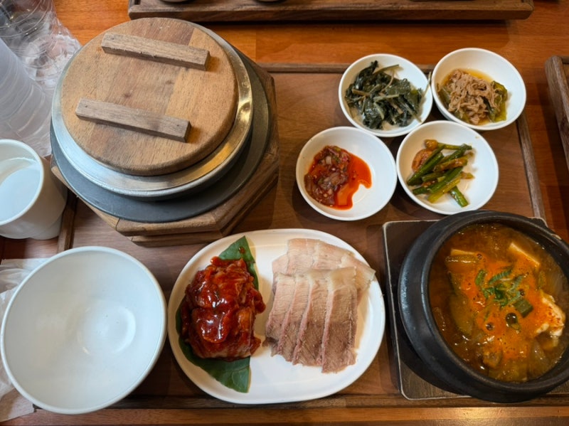 신당역 맛집 "원할머니 보쌈 본점" 점심메뉴로 추천하는 가마솥 보쌈반상