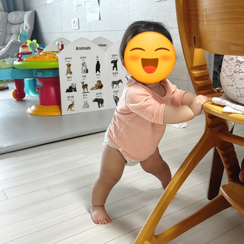 10개월 아기 계속 잡고 일어서다 꽈당! 우리 집에서 고민한 안전한 거실 만들기