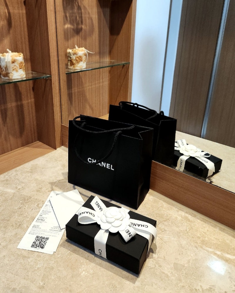 [도쿄 명품 쇼핑] 신주쿠 이세탄 샤넬 성골 성공! 클래식 카드지갑(똑똑이) 은장 가격 및 백화....