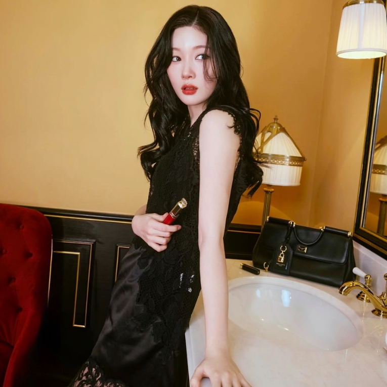 "5천원짜리 다이소 잠옷도 달라보여" 3달 -16kg 정채연 다이어트 식단은?