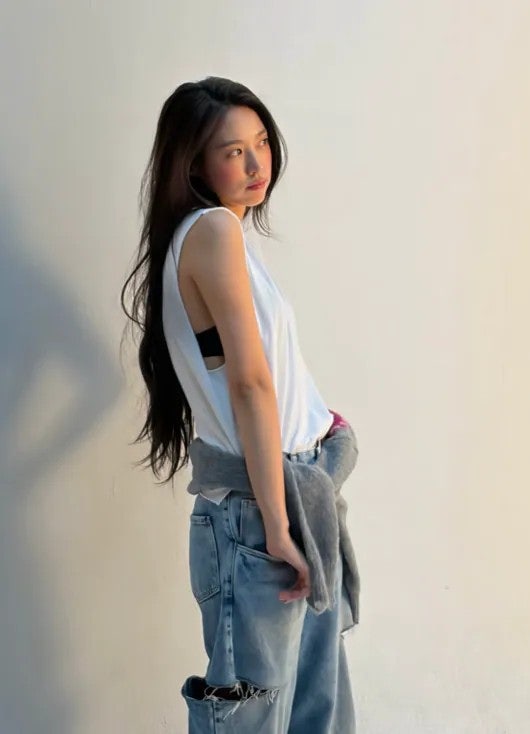설현 근황 공개, 여름 분위기 가득한 SNS 사진 화제