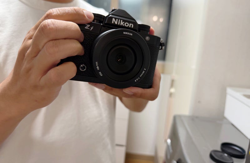 아빠의 카메라: 니콘 zf 바디 + z 26mm f/2.8 단렌즈 언박싱
