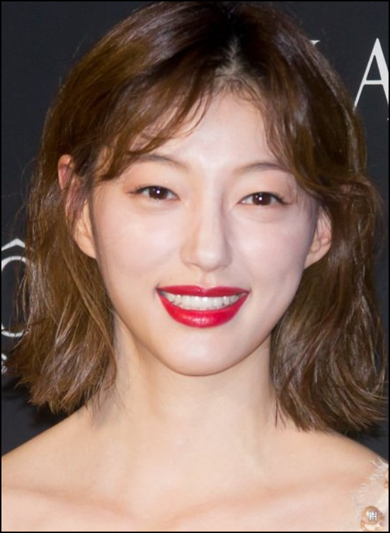 "에로틱 스릴러나 하라"는 막말까지 들었다는 그녀, 결국 되찾은 '독보적인 얼굴'