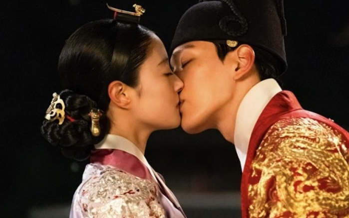 여진구의 1인2역 열연! 드라마 '왕이 된 남자', 영화 '광해'를 넘어선 이유를 알아봐요