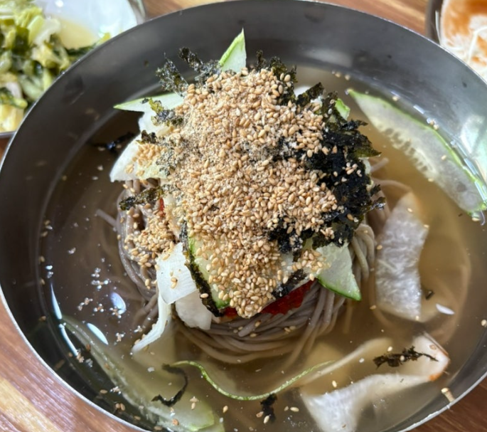 메밀고개 시골막국수 직영점 사진 3