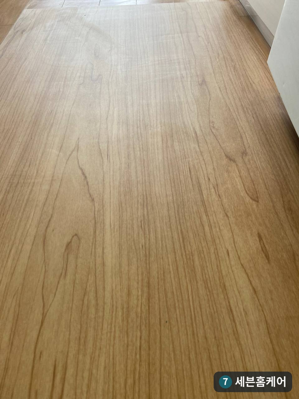 안양 강화마루 물먹음 부풀음, 손상부 제거 후 시트지 복원 사례