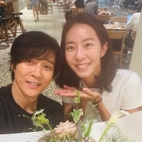 유이 최수종 연극 응원 현장, 2018년 드라마 인연부터 2025년과 2026년까지 끈끈한 현실 부녀 관....