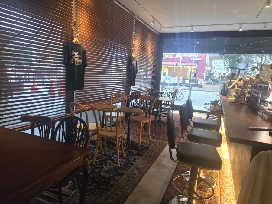 썸띵엘스커피바 사진 2