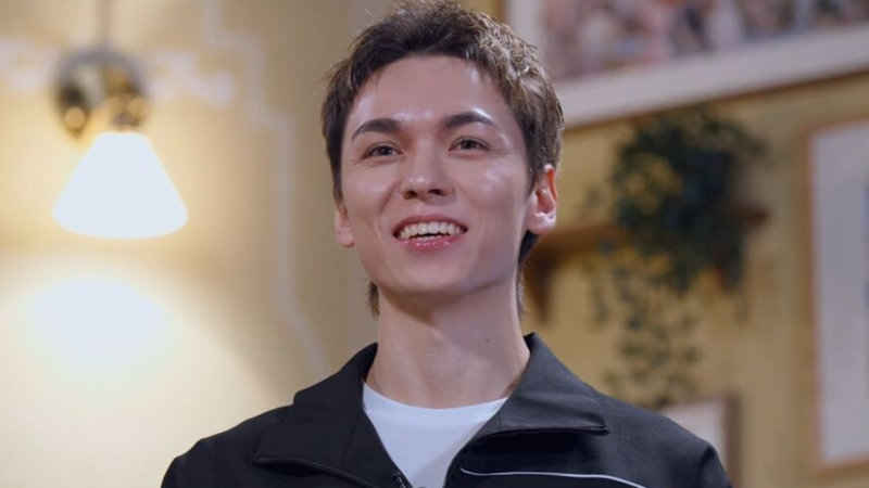 SEVENTEEN Vernon: 'I Believe in Love at First Sight'… Deeply Moved by Ahn Jae-hyung & Zhao Zimin's Love Story