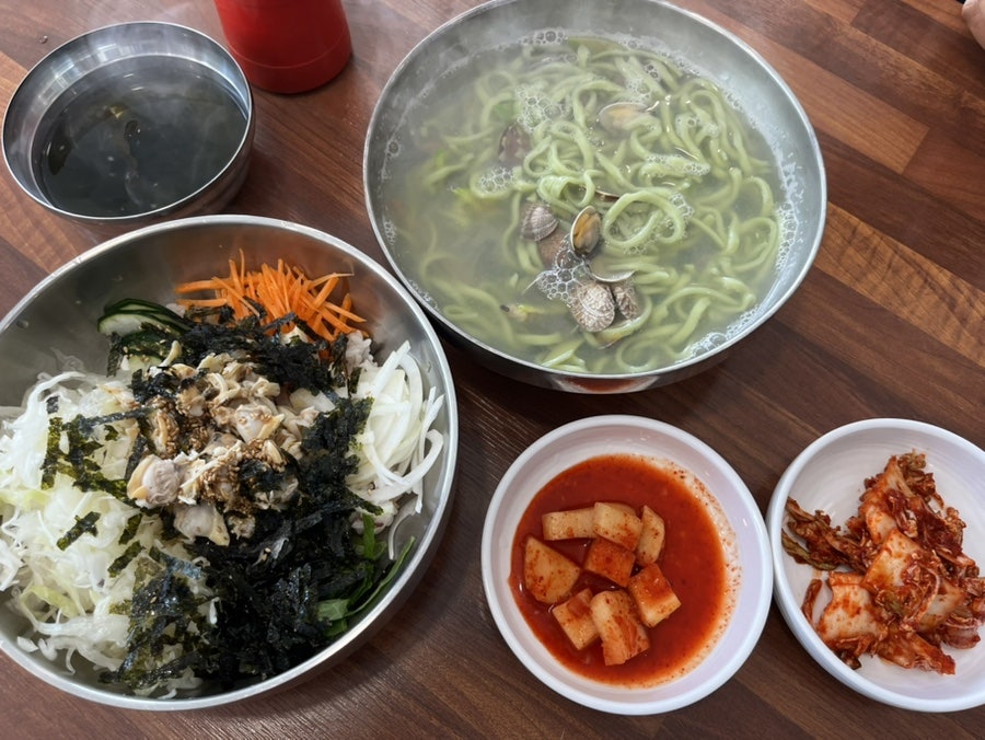 금강하구둑해물칼국수 전주본점 사진 1