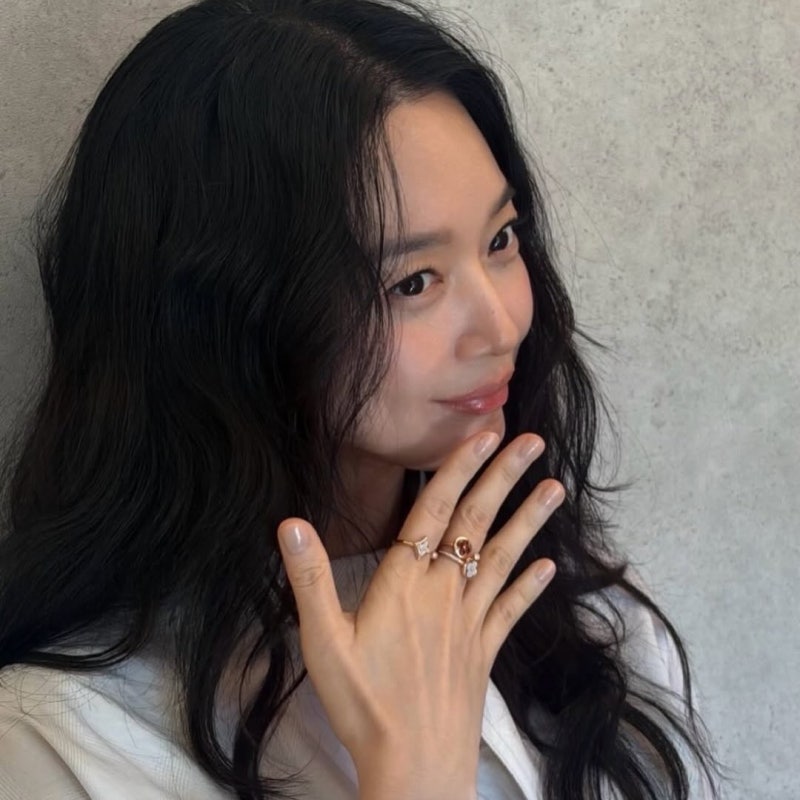 신민아 장원영도 했다는 요즘 트렌드 부자네일아트 정체는?