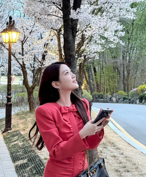Park Eun-bin, Already Her 30th Debut Anniversary? From Child Model to 'Eun-iverse'