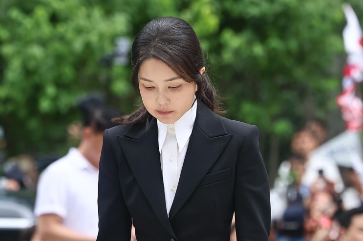'알선수재에 직권남용까지' 전 영부인 <b>김건희</b> 혐의 및 재판 진행 상....