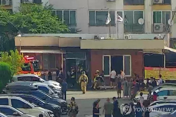 [속보] <b>경산</b> 사동 <b>아파트</b> 관리실 <b>폭발</b> 추정 화재…경로당... 