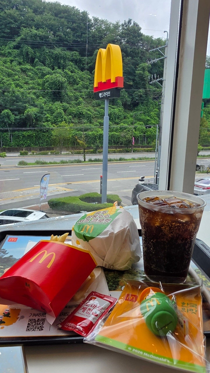 맥도날드 천안두정DT점 사진 6