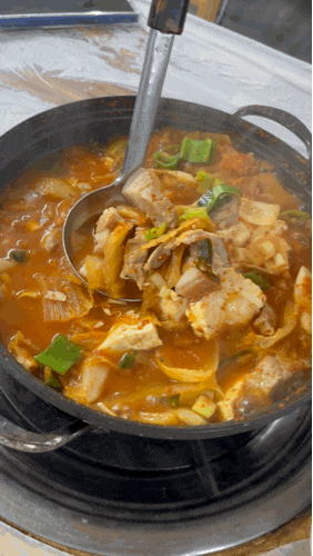 군산 수송동 맛집 돈삼겹, 여행 첫 점심식사로 김치찌개를 선택한 이유
