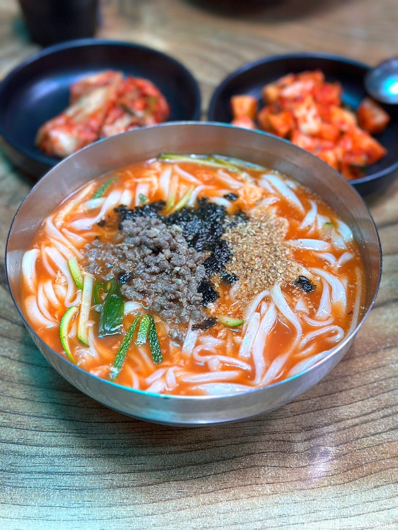 강릉 장칼국수 맛집, 벌집 손칼국수 전문점