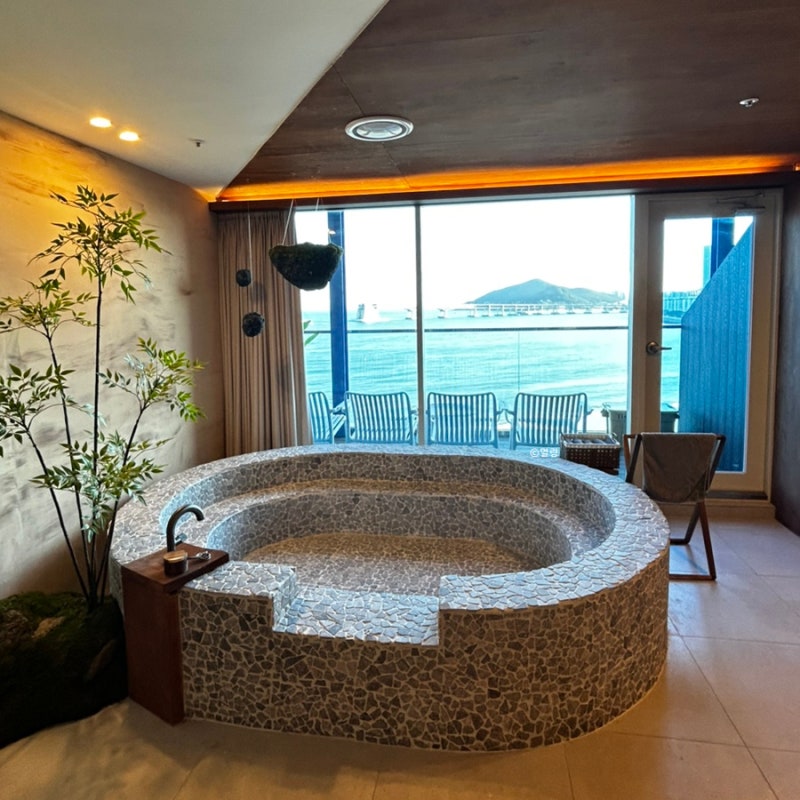 부산 여행 숙소 고민 끝! 광안리 바로 앞 오션뷰 테라스&자쿠지 감성 숙소 고요하우스 내돈내....