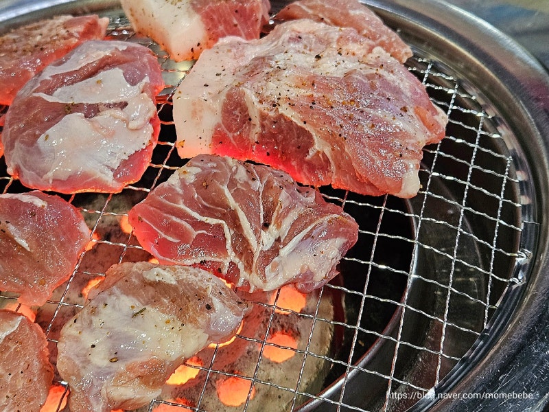 속초 현지인 맛집 | 돼지꼬리 뒷고기 파는 노포 야장 연탄불생구이 3호점