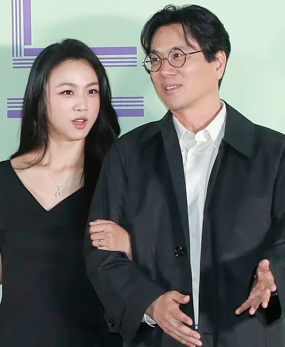 “딸 이어 아들까지 품었다” 탕웨이♥김태용, 홍콩서 둘째 득남…조용한 발표에 축하 폭발