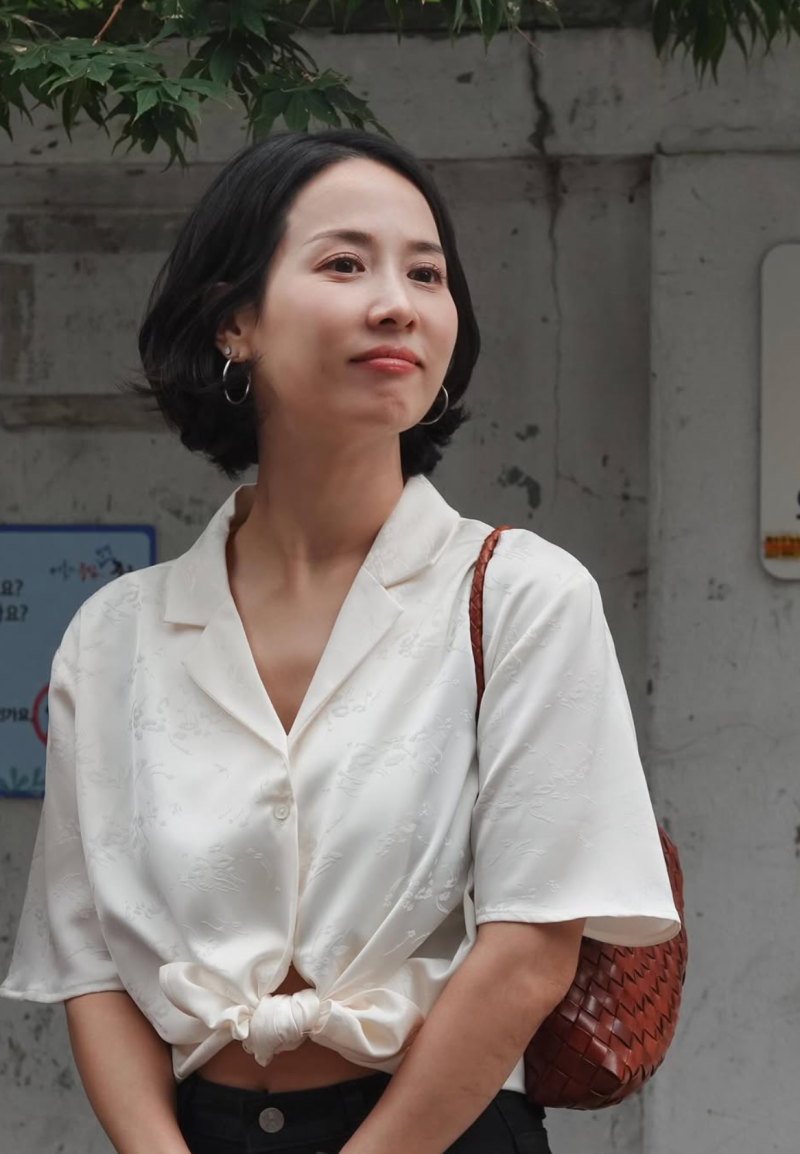 명품 없어도 고급스럽다… 40대가 주목할 조여정의 50만원대 가방