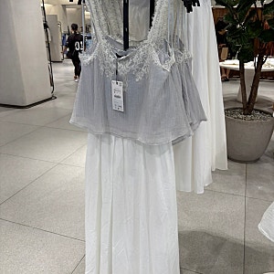 자라 ZARA ::2026 SS 여름신상_자라매장/로맨틱 자수블라우스,셔링니트