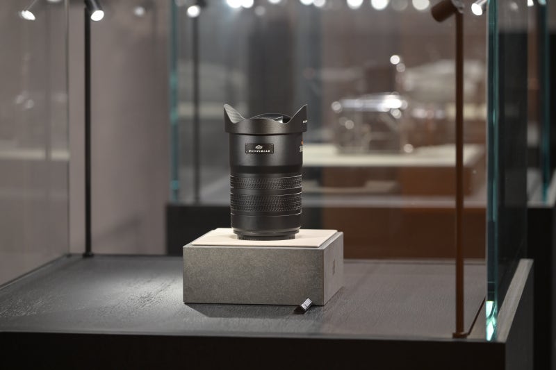 렌즈 하나로 여행부터 인물까지 핫셀블라드 XCD 35-100E