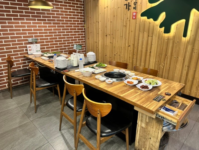 [김제] "솔가숯불갈비 김제점" 양 많은 수제돼지갈비 전북 김제 맛집 가족외식 회식장소 단체....